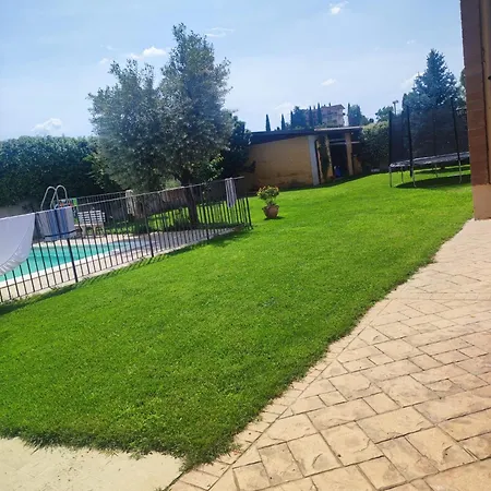 Vila Est