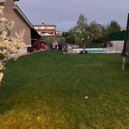 Est Villa *